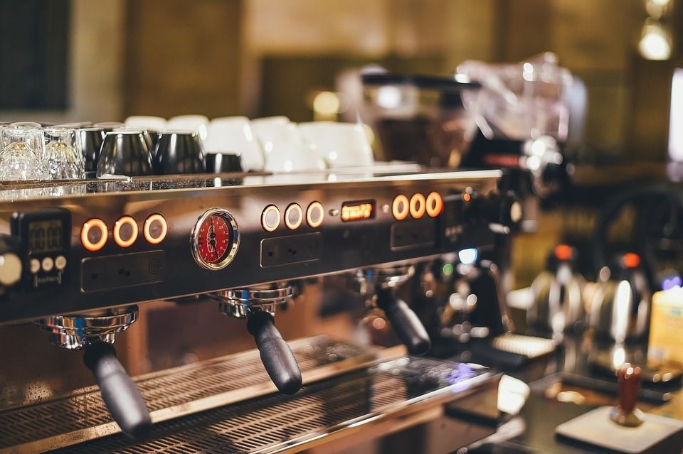 Jak przygotować idealną kawę w ekspresie przelewowym?