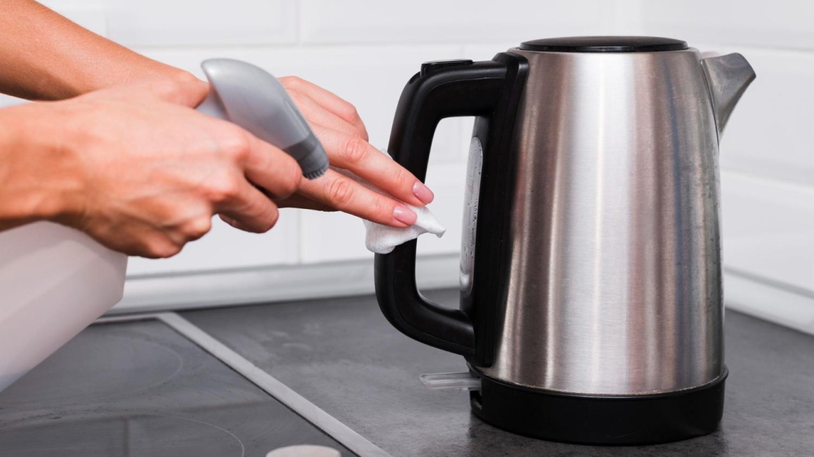 Domowe sposoby na czyszczenie czajnika - po jakie produkty sięgnąć?